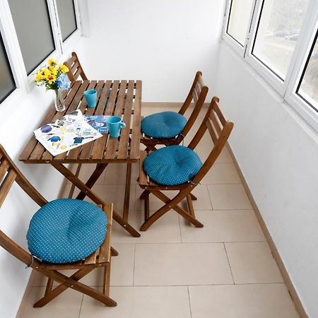 Lovely 2 Bedroom Apartment Near Old Town Bukarest Exteriör bild