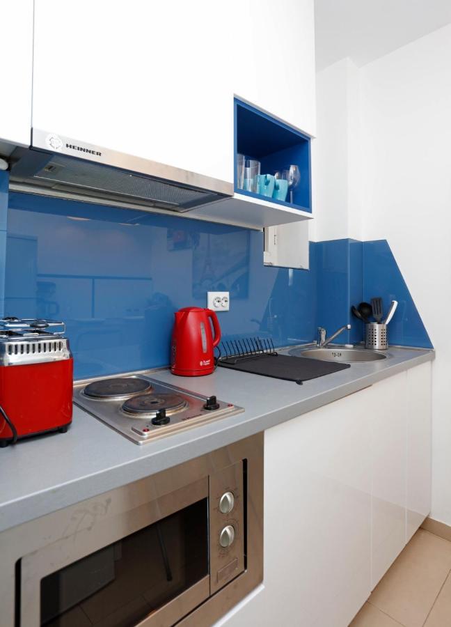Lovely 2 Bedroom Apartment Near Old Town Bukarest Exteriör bild